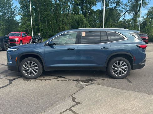 Used 2026 Buick Enclave Preferred AWD/4WD image 2