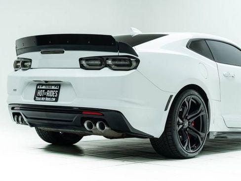 Used 2023 Chevrolet Camaro SS RWD image 14
