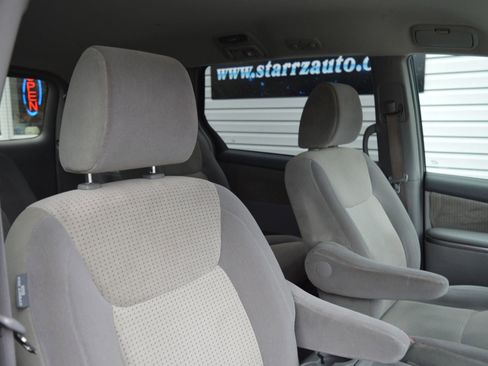 Used 2009 Toyota Sienna LE image 19