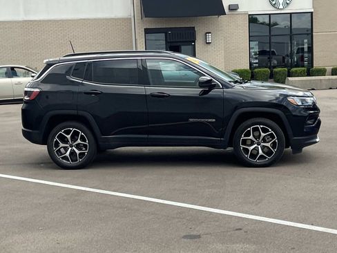 Certified 2025 Jeep Compass Limited AWD/4WD image 7