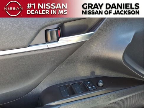 Used 2023 Toyota Camry SE image 10