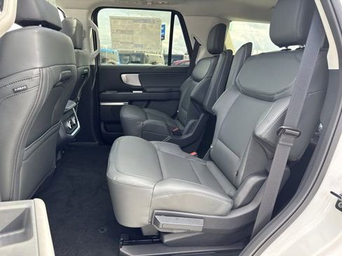 New 2026 Ford Expedition Active image 10