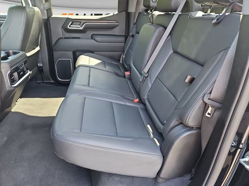 Used 2023 GMC Sierra 1500 SLT w/ SLT Premium Package AWD/4WD image 14