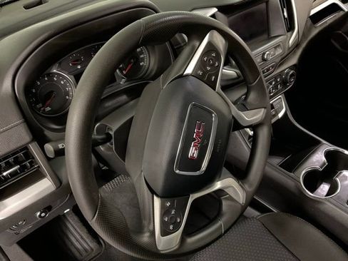 Used 2024 GMC Terrain SLE w/ Driver Convenience Package image 22