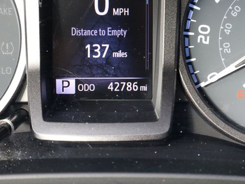 Used 2023 Toyota Tacoma TRD Off-Road image 33