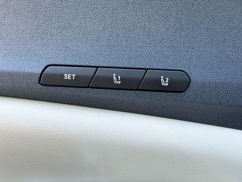 Used 2025 Kia Carnival SX FWD image 18
