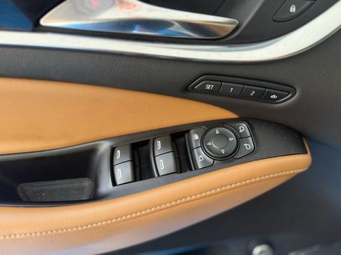 Used 2018 Buick Enclave Premium w/ Experience Buick Package FWD image 20