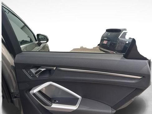 Used 2025 Audi Q3 2.0T Premium AWD/4WD image 20