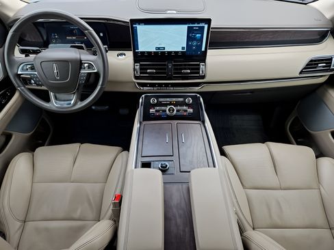 Used 2024 Lincoln Navigator L Reserve AWD/4WD image 21