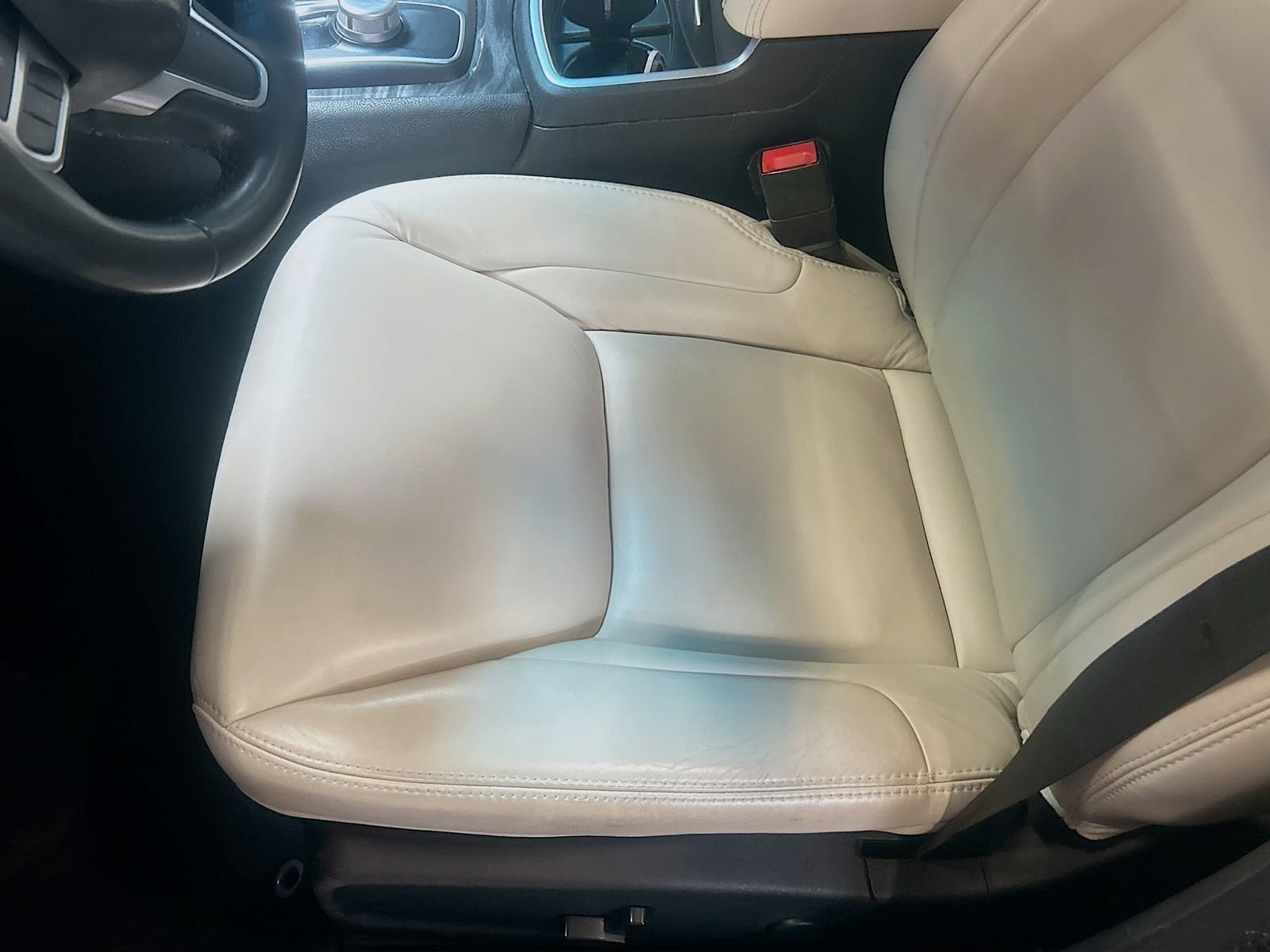 Used 2022 Chrysler 300 Touring L AWD/4WD image 18