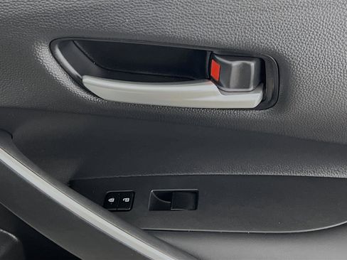Used 2025 Toyota Corolla SE FWD image 32