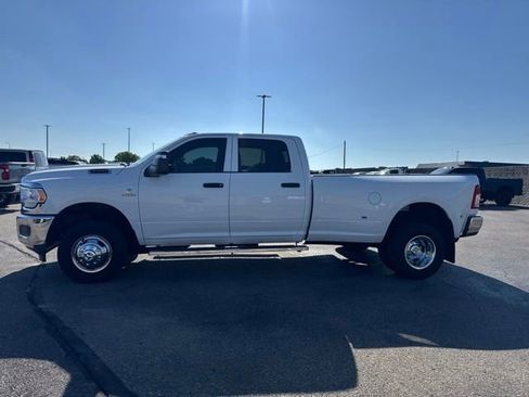 Used 2024 RAM 3500 Tradesman w/ Chrome Appearance Group AWD/4WD image 4