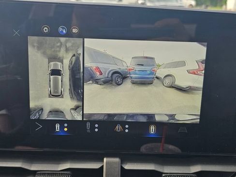 Used 2025 Chevrolet Equinox LT w/ Convenience Package II AWD/4WD image 23