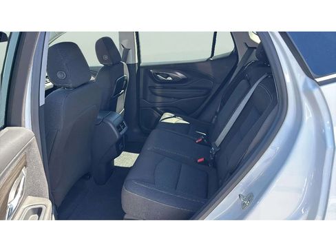 Used 2024 GMC Terrain SLE image 11