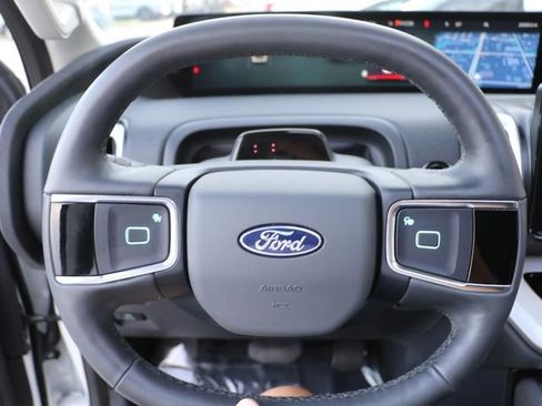 Certified 2025 Ford Expedition Active AWD/4WD image 25