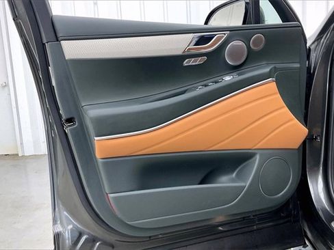 Used 2025 Genesis GV80 3.5T Prestige image 21