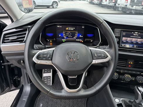 Used 2023 Volkswagen Jetta SE image 24
