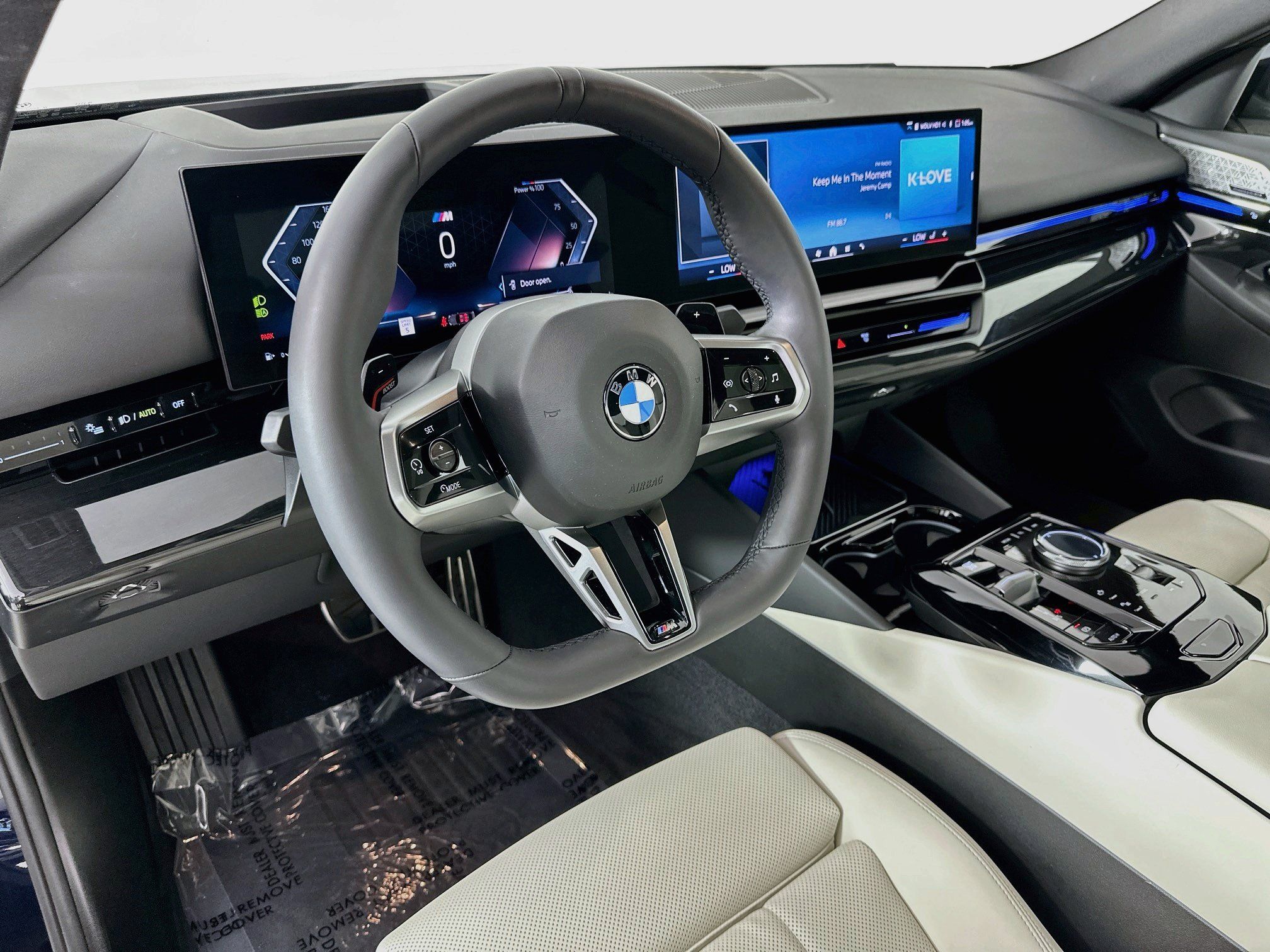 Used 2025 BMW 530i w/ M Sport Package RWD image 10