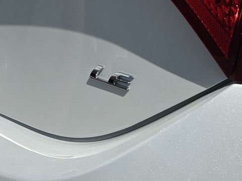 Used 2017 Toyota Corolla LE w/ Carpet Mat Package (TMS) FWD image 4