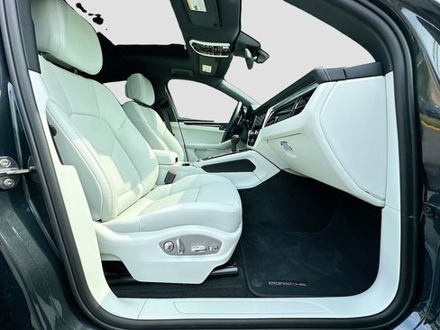 New 2026 Porsche Macan AWD/4WD image 30