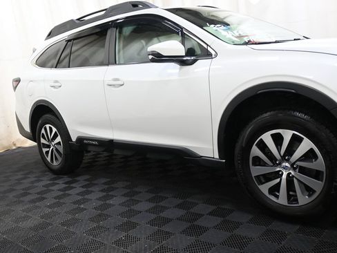 Used 2022 Subaru Outback Premium AWD/4WD image 17