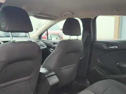 Used 2017 Chevrolet Cruze LT FWD image 22