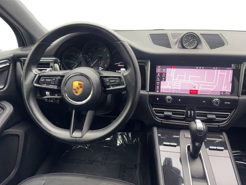 Used 2022 Porsche Macan image 52