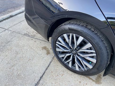 Used 2024 Nissan Altima 2.5 SV FWD image 31