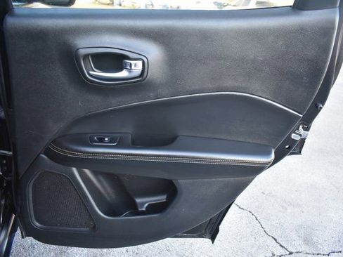 Used 2020 Jeep Compass Latitude AWD/4WD image 33