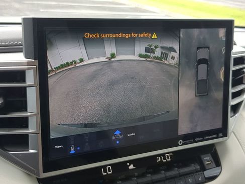 Used 2024 Toyota Tundra Capstone AWD/4WD image 31