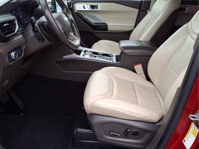 Certified 2020 Ford Explorer Platinum w/ Premium Technology Package AWD/4WD image 13