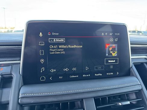 Used 2023 GMC Yukon SLT w/ SLT Premium Package image 16