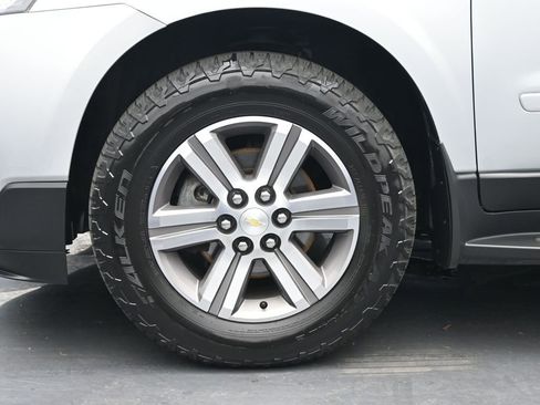Used 2017 Chevrolet Traverse LT image 27