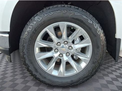 Used 2021 Chevrolet Silverado 1500 LTZ w/ Z71 Off-Road Package image 8