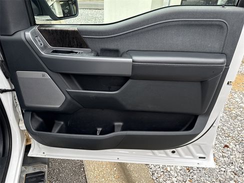 Used 2021 Ford F150 Lariat w/ Equipment Group 502A High image 39