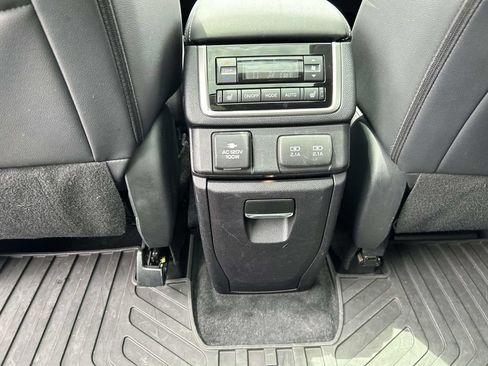 Used 2022 Subaru Ascent Touring AWD/4WD image 14