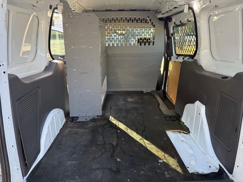 Used 2020 Ford Transit Connect XLT image 14