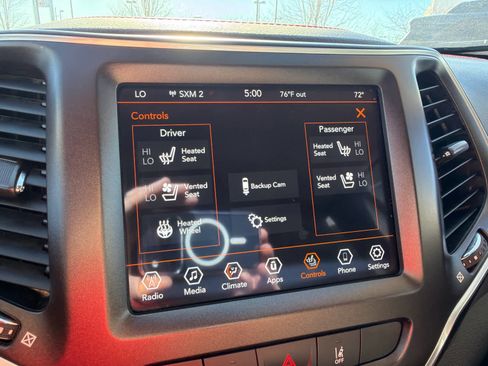 Used 2022 Jeep Cherokee Trailhawk w/ Premium Leather Package image 26