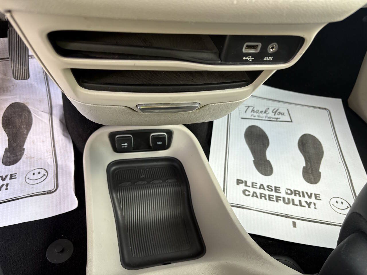 Used 2020 Chrysler Voyager Lxi FWD image 33