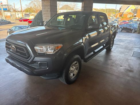 Used 2020 Toyota Tacoma SR image 5