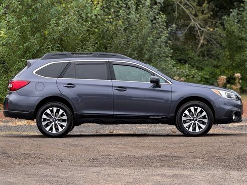 Used 2017 Subaru Outback 2.5i Limited AWD/4WD image 8