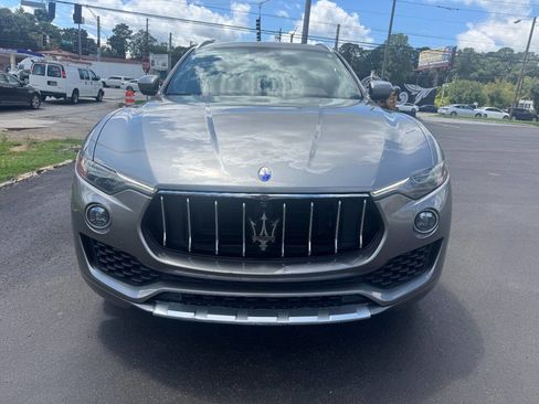 Used 2018 Maserati Levante GranLusso image 8