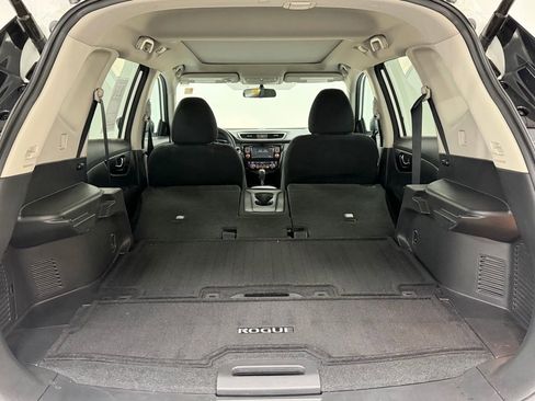 Used 2016 Nissan Rogue SV w/ SV Premium Package image 31