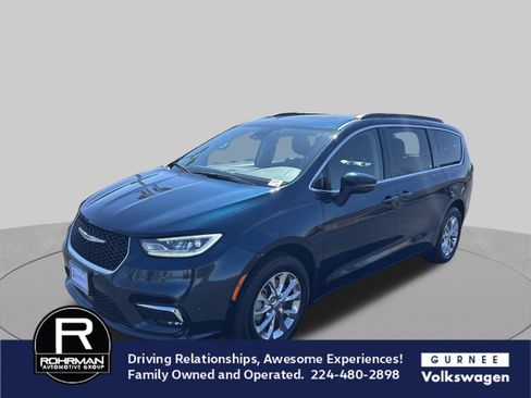 Used 2022 Chrysler Pacifica Touring-L AWD/4WD image 4