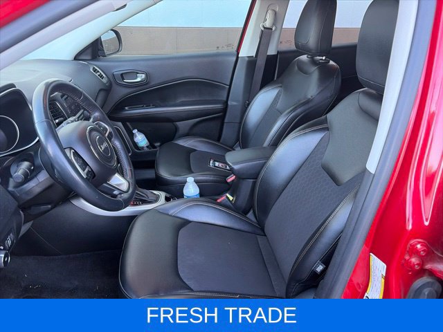 Used 2018 Jeep Compass Latitude w/ Cold Weather Group AWD/4WD image 4