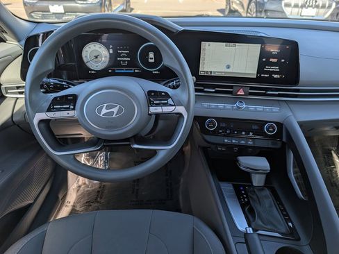 Used 2024 Hyundai Elantra SEL image 15