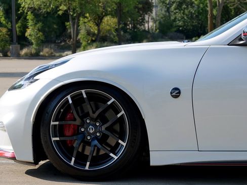 Used 2018 Nissan 370Z NISMO image 21