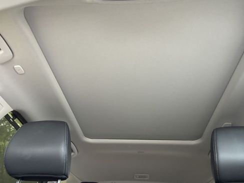 Used 2025 Nissan Rogue Platinum w/ Tech Package FWD image 18