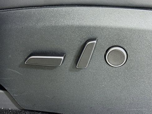 Used 2023 Tesla Model Y Long Range AWD/4WD image 9