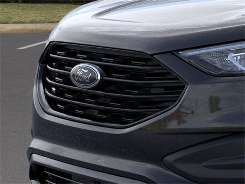 New 2024 Ford Edge SE w/ Black Appearance Package image 17